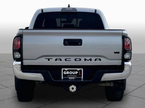 Used 2022 Toyota Tacoma TRD Off-Road AWD/4WD image 5