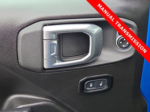 Used 2024 Jeep Wrangler Sport S image 13