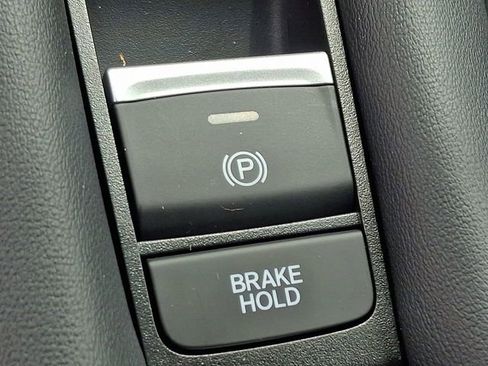 Certified 2024 Honda HR-V EX-L image 24