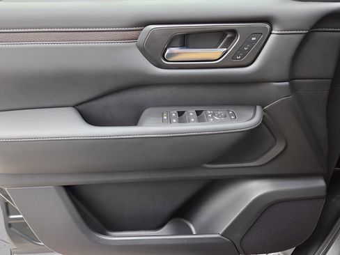 New 2026 Nissan Armada SL w/ Captain's Chari Seat Package image 18