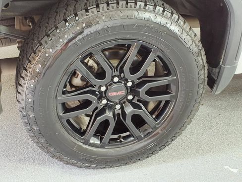 Used 2020 GMC Sierra 1500 Elevation w/ Elevation Value Package RWD image 11