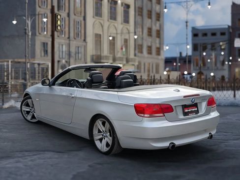 Used 2010 BMW 335i Convertible RWD image 5