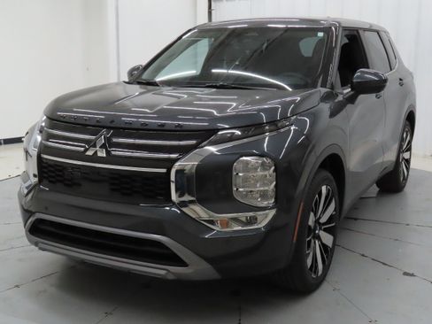 New 2026 Mitsubishi Outlander SE AWD/4WD image 8