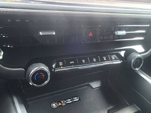 Certified 2025 Chevrolet Tahoe High Country AWD/4WD image 32