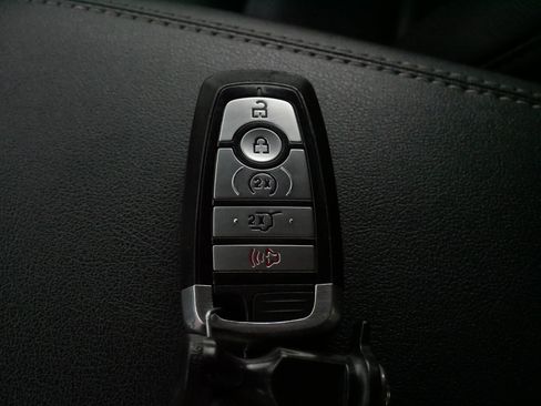 Used 2022 Ford Edge Titanium AWD/4WD image 33