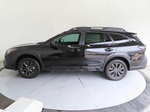 Certified 2025 Subaru Outback Onyx Edition image 9