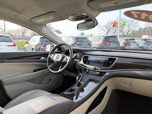 Used 2017 Buick LaCrosse Preferred image 16