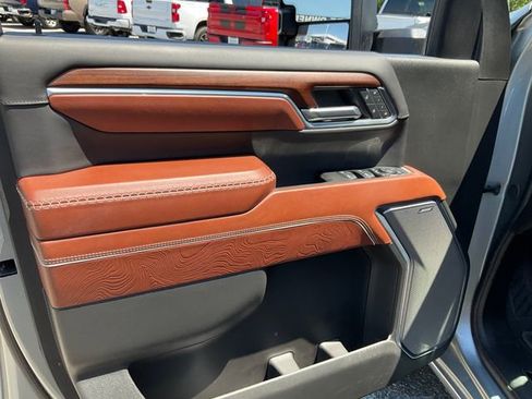 Used 2024 GMC Sierra 2500 Denali Ultimate AWD/4WD image 7