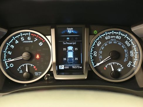 Used 2022 Toyota Tacoma SR5 RWD image 24