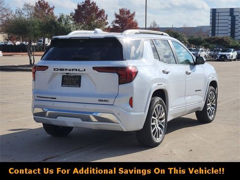 New 2026 GMC Terrain Denali w/ LPO, Black Badging Package image 3
