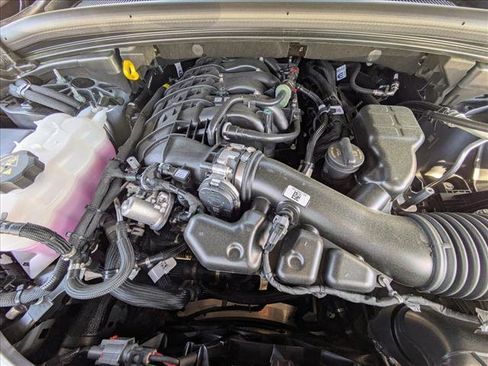 New 2025 Jeep Grand Cherokee L Altitude image 18