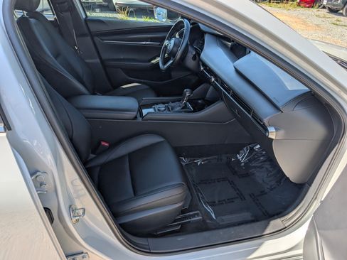 Used 2024 MAZDA MAZDA3 s FWD image 10