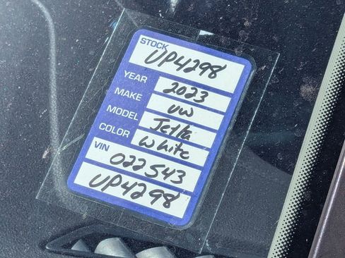 Used 2023 Volkswagen Jetta SE w/ Panoramic Sunroof Package FWD image 13