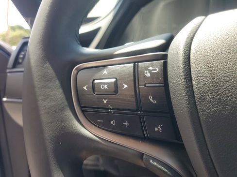 Certified 2024 Lexus ES 350 w/ Premium Package image 20