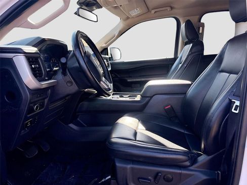 Used 2023 Ford Expedition Max XLT image 22