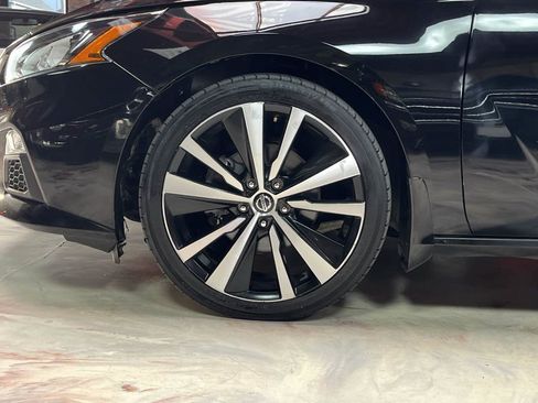 Used 2019 Nissan Altima 2.5 SR FWD image 25
