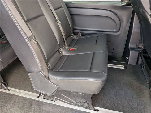 Used 2018 Mercedes-Benz Metris Passenger image 18