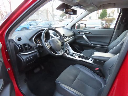 Used 2022 Mitsubishi Eclipse Cross SE image 2