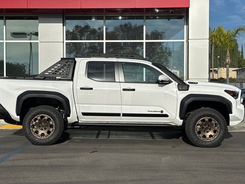 Certified 2025 Toyota Tacoma Trailhunter image 4