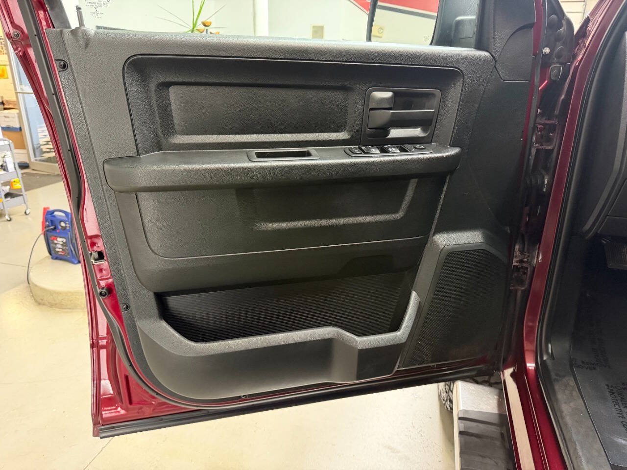 Used 2018 RAM 1500 Express w/ Express Value Package AWD/4WD image 10