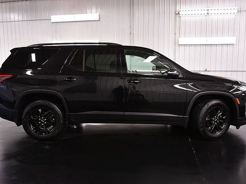 Used 2023 Chevrolet Traverse LS w/ Midnight/Sport Edition image 8