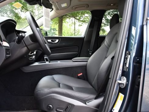 Used 2023 Volvo XC60 B5 Plus AWD/4WD image 11