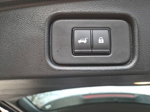 New 2025 Nissan Pathfinder SV w/ SV Premium Package image 11