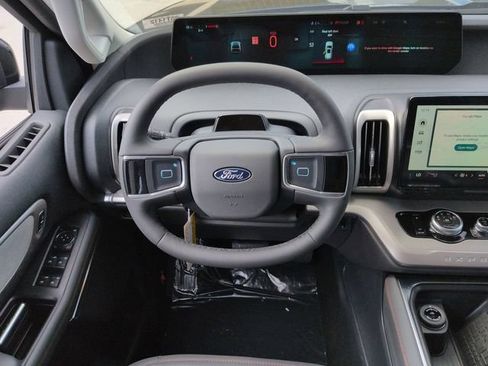 New 2025 Ford Expedition Active RWD image 16