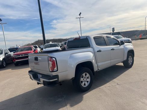 Used 2020 GMC Canyon 2WD Crew Cab w/ Convenience Package image 9