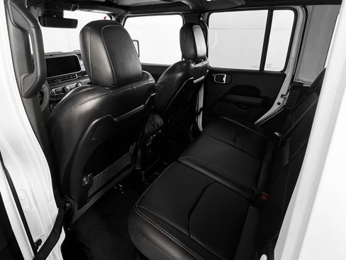 Used 2024 Jeep Wrangler Unlimited Sahara w/ Technology Group image 19