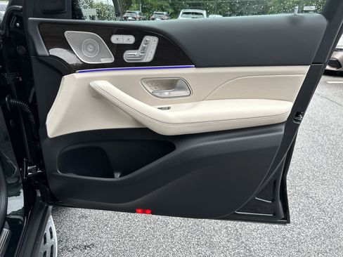 Certified 2025 Mercedes-Benz GLS 580 4MATIC image 50