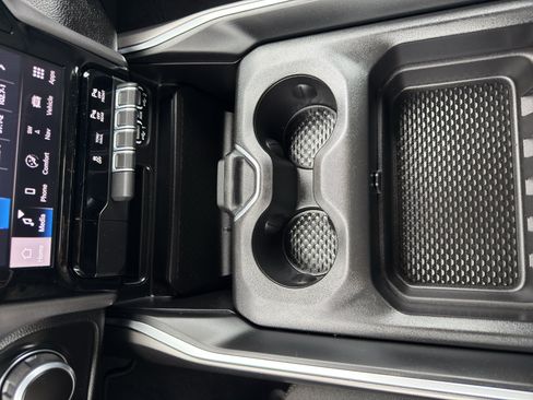 Used 2024 RAM 1500 Big Horn AWD/4WD image 22
