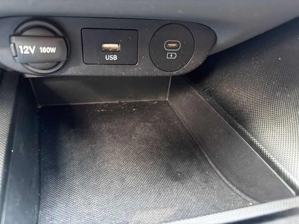Used 2024 Hyundai Elantra SEL FWD image 18