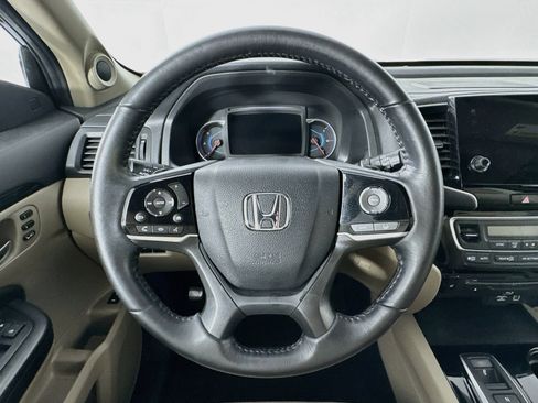 Certified 2019 Honda Pilot Touring image 11