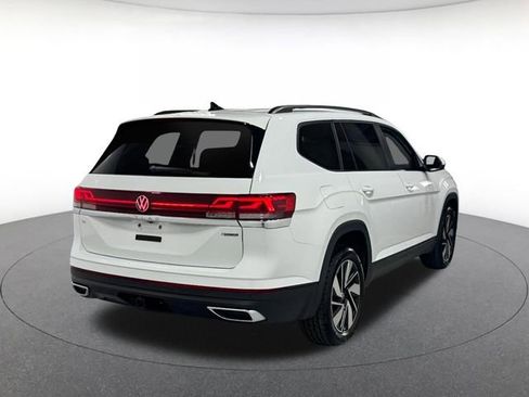 Used 2025 Volkswagen Atlas SE AWD/4WD image 4