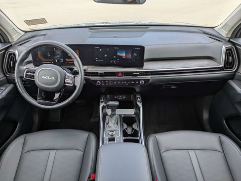 Certified 2025 Kia Sorento X-Line EX AWD/4WD image 17