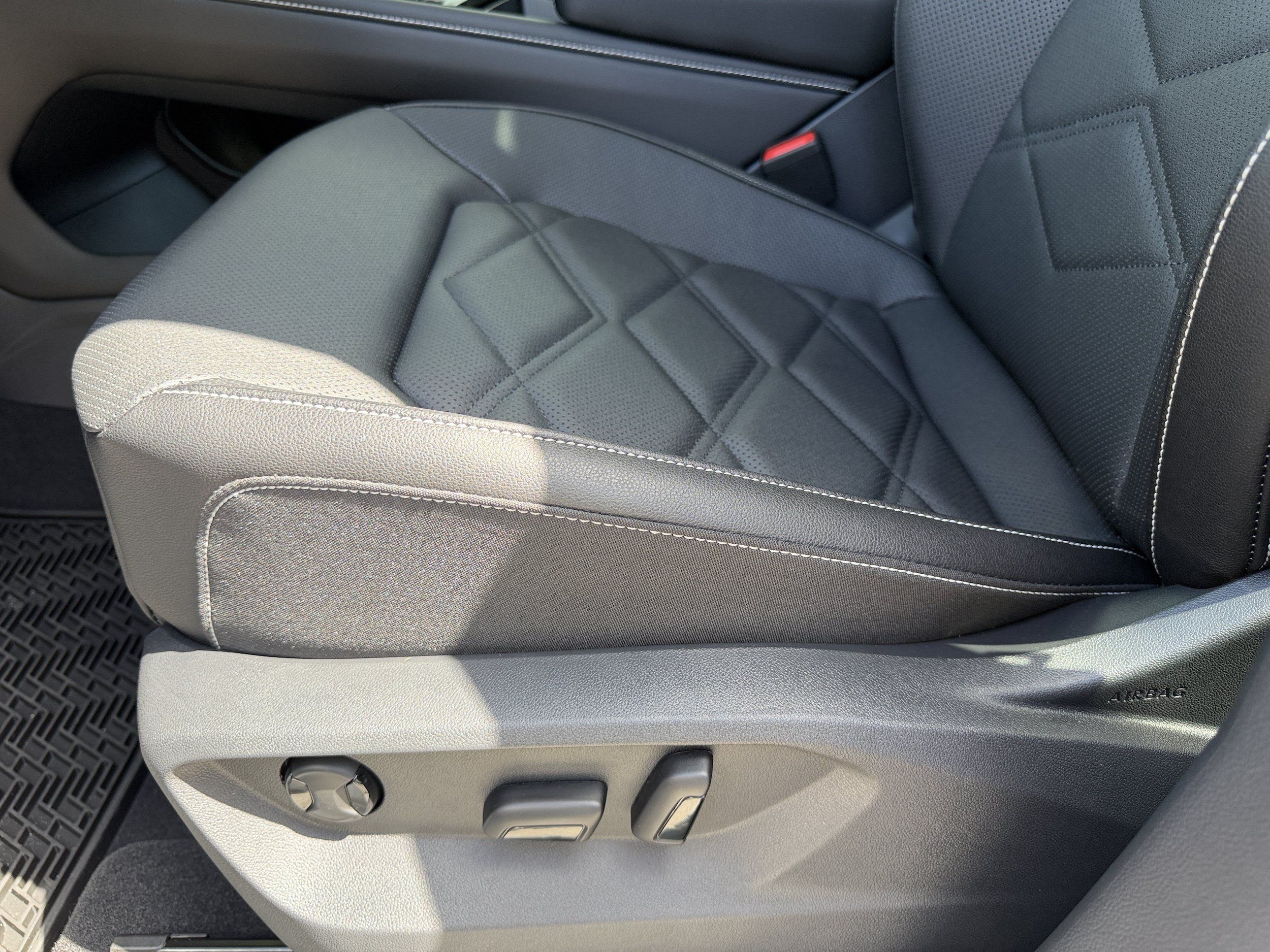 New 2026 Volkswagen Atlas SE FWD image 23