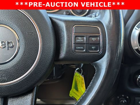 Used 2017 Jeep Wrangler Unlimited Rubicon w/ Connectivity Group image 25