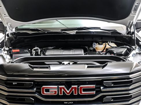 Used 2025 GMC Sierra 1500 AT4 image 11