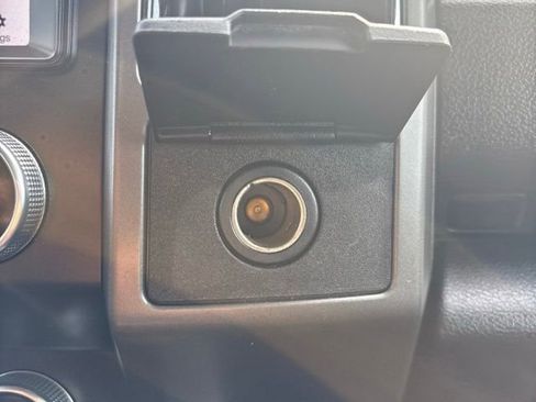 Used 2019 Ford Expedition XLT RWD image 28