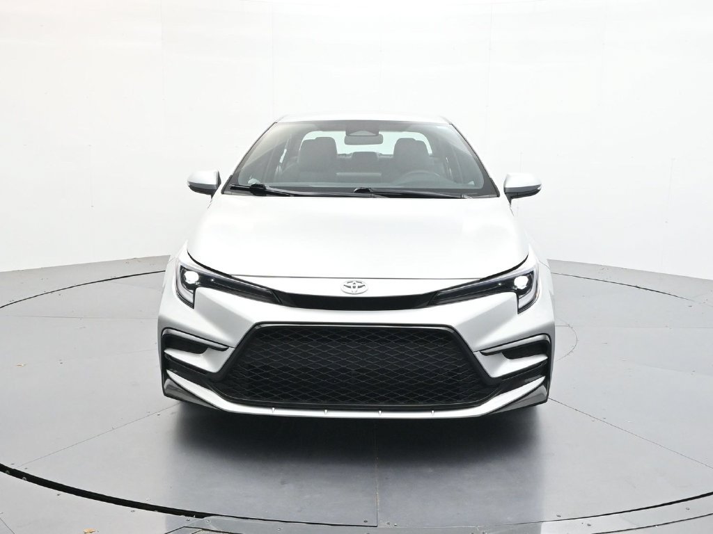 Used 2026 Toyota Corolla SE FWD image 2