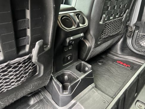 Used 2021 Jeep Gladiator Rubicon AWD/4WD image 21