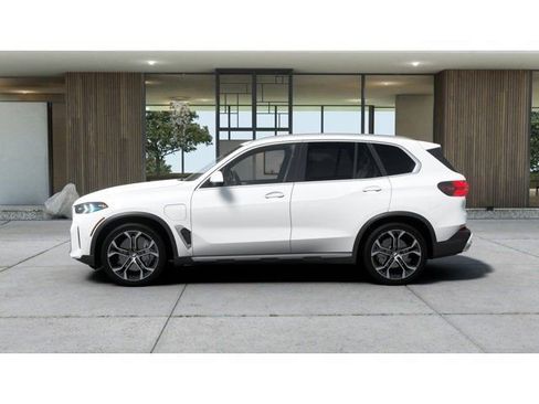 New 2026 BMW X5 xDrive50e w/ Climate Comfort Package AWD/4WD image 4