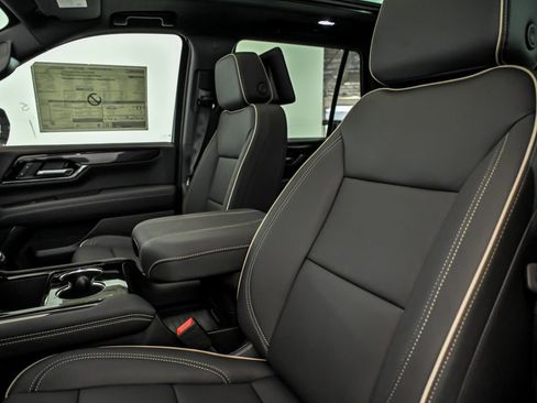New 2026 GMC Yukon Elevation w/ Elevation Premium Package AWD/4WD image 9