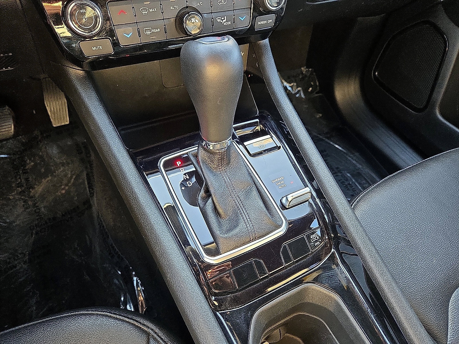 Used 2025 Jeep Compass Limited AWD/4WD image 29
