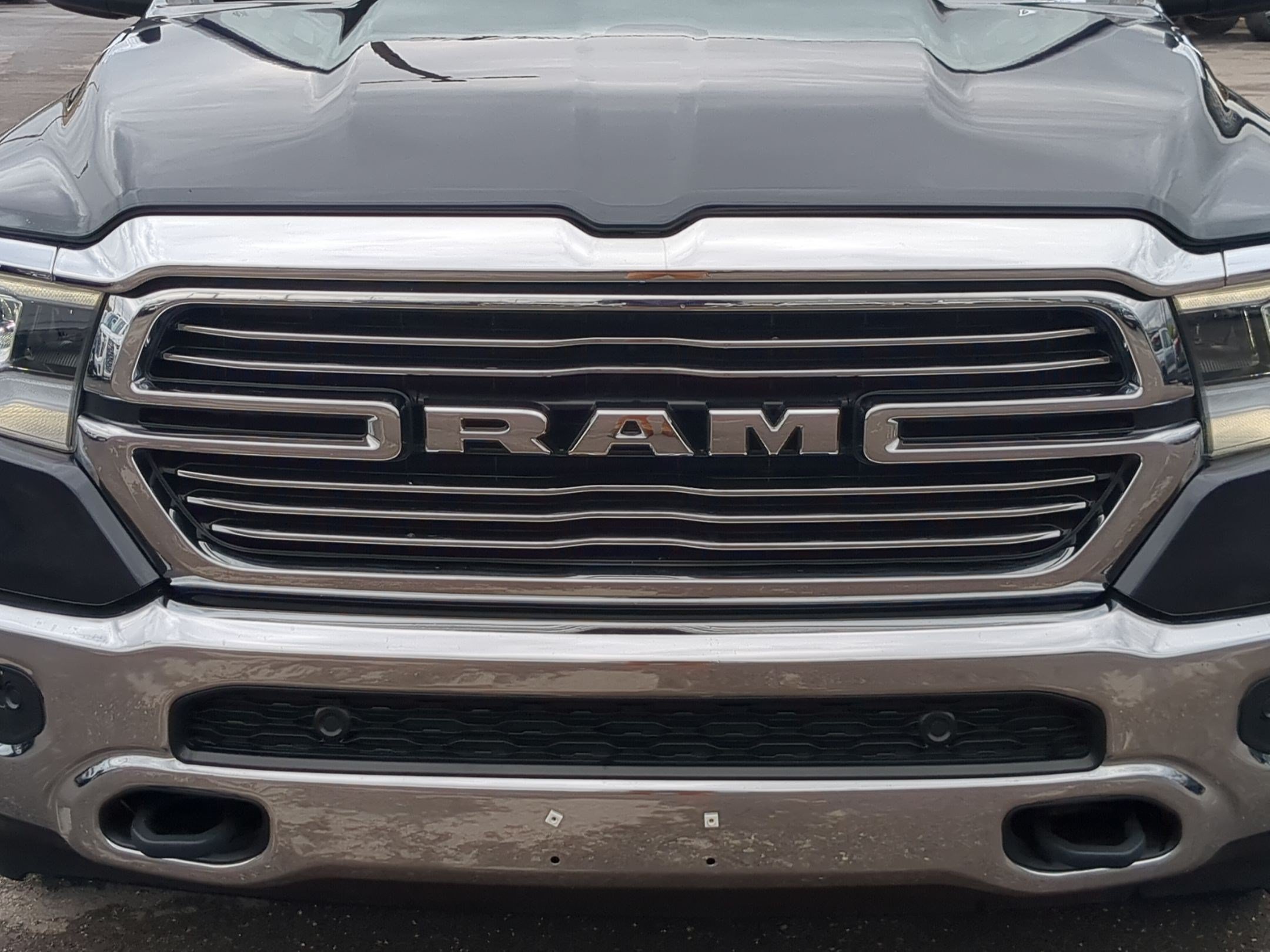 Used 2020 RAM 1500 Laramie AWD/4WD image 9
