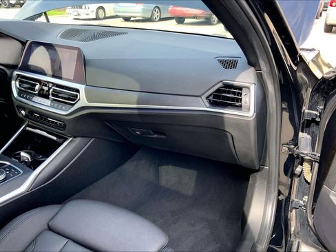 Used 2020 BMW 330i Sedan w/ Premium Package image 18