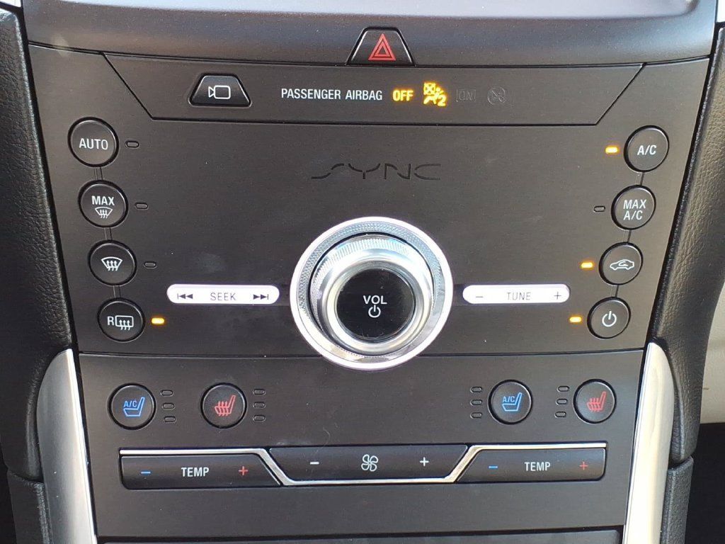 Used 2020 Ford Edge Titanium w/ Equipment Group 301A AWD/4WD image 17