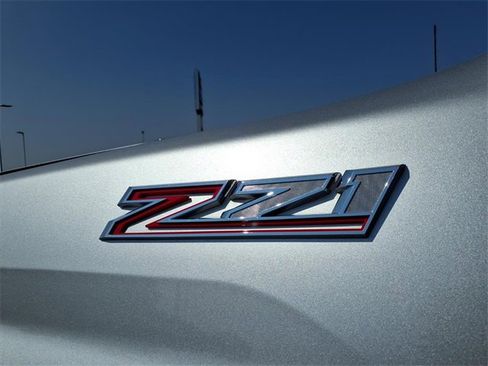 Used 2022 Chevrolet Silverado 2500 LTZ w/ LTZ Convenience Package image 4