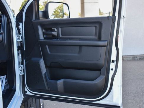 Used 2022 RAM 5500 Tradesman w/ Chrome Appearance Group image 33